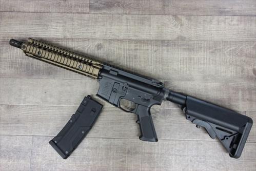 実物COLT M4 A2 GripコルトM4A1グリップPTWトレポンVFC WA WE MWS GHK CQBR Mk18 URG-I 11.5 HK416 KAC KnightsナイツGEISSELE LMT Magpul