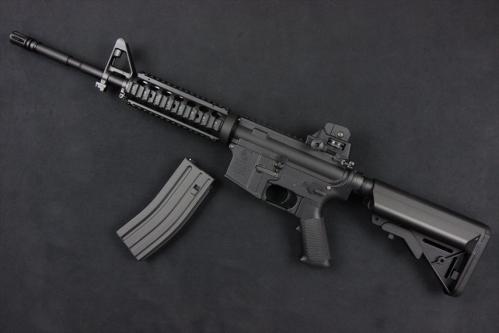 最安値安い東京マルイ 次世代電動ガン M4A1 SOPMOD PDI 11.5インチアウターバレル フォアグリップ サイレンサー フラッシュライト 予備マガジン付き 電動ガン