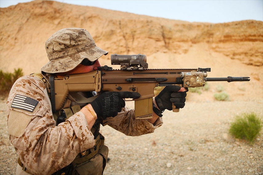 VFC電動ガン FN SCAR-H