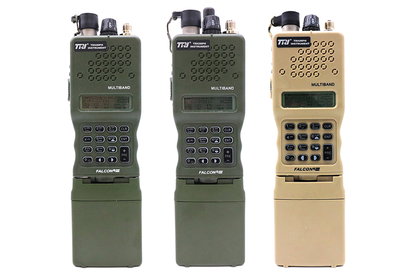 入荷量ダミーラジオ PRC-152A 万能モデル 光る アンプ入り 裏蓋簡単ピン差し 個人装備